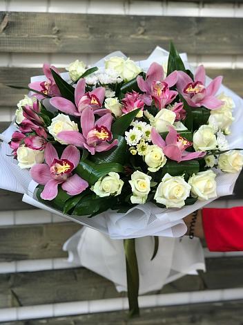Букет цветов из: Розы и Хризантемы в Балезино